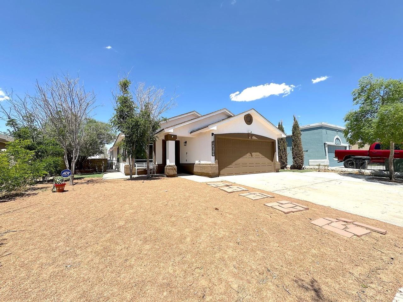 14309 Desert Orchid Dr - Photo 2 of 30