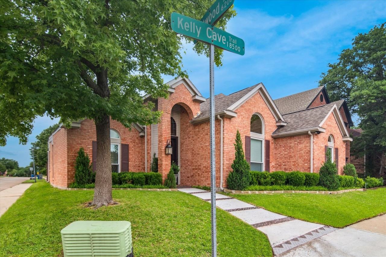 18503 Kelly Cave Trl - Photo 3 of 26