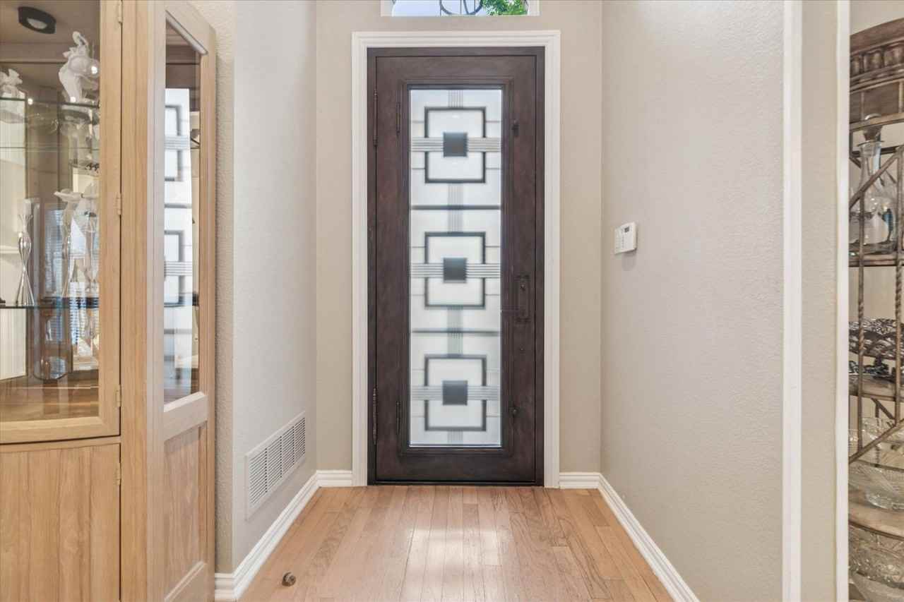 18503 Kelly Cave Trl - Photo 4 of 26