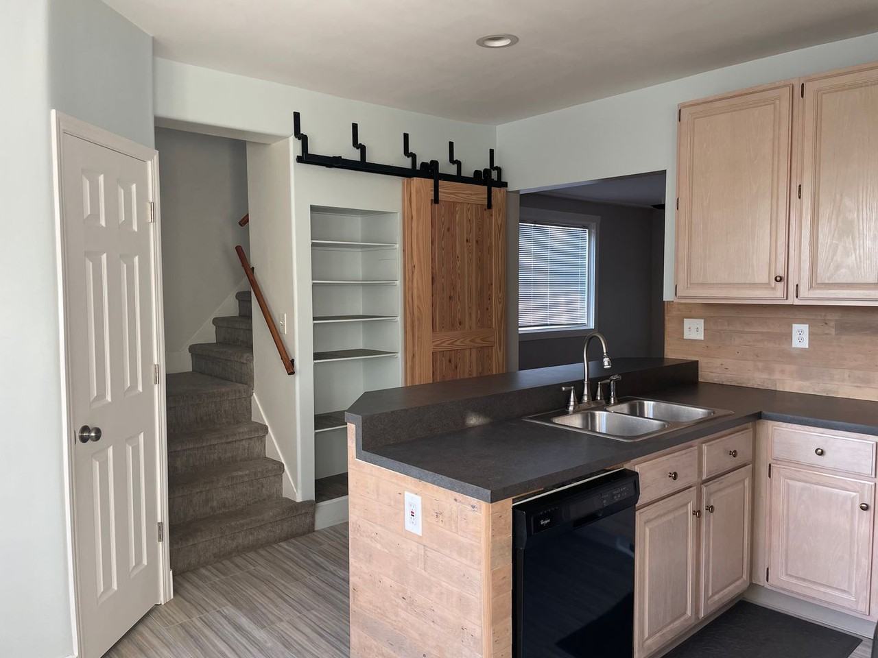 1008 Butterworth St Sw - Photo 5 of 20