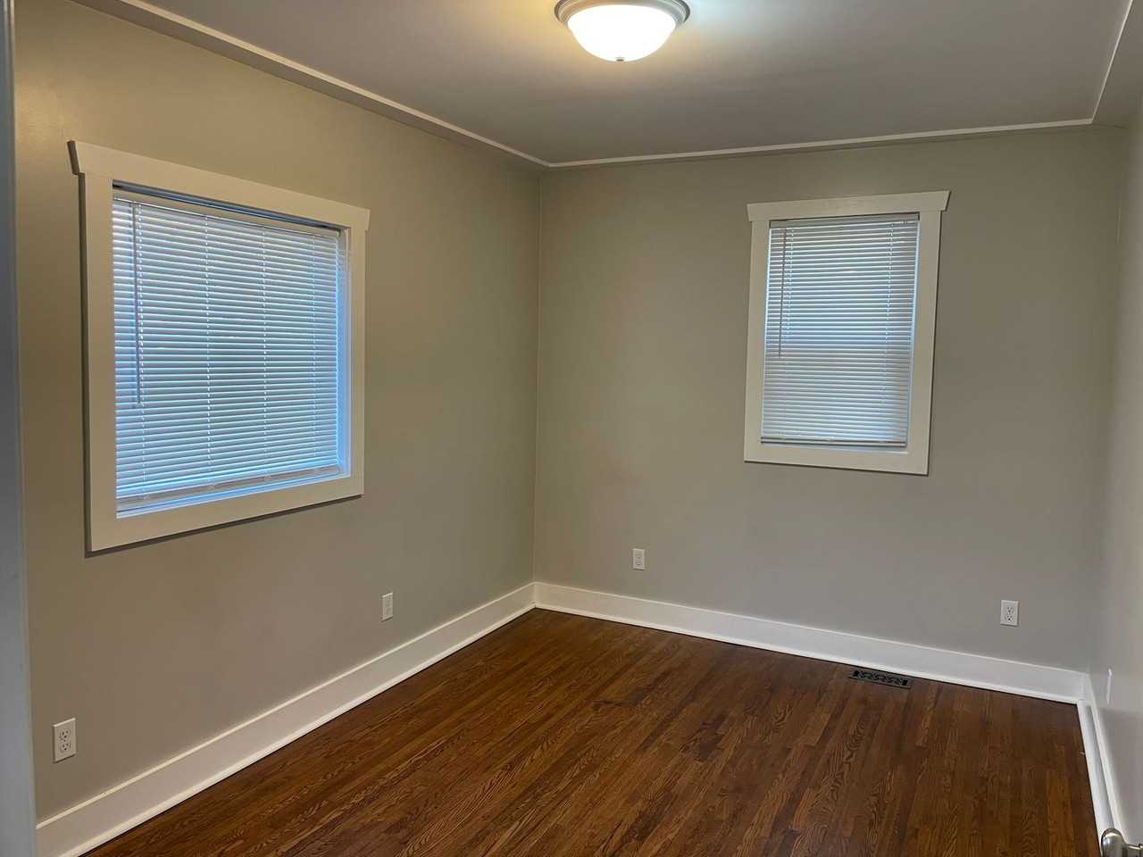 1008 Butterworth St Sw - Photo 6 of 20