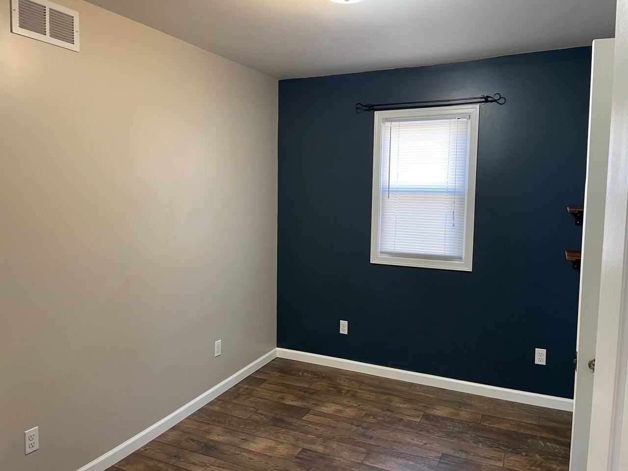 1008 Butterworth St Sw - Photo 7 of 20