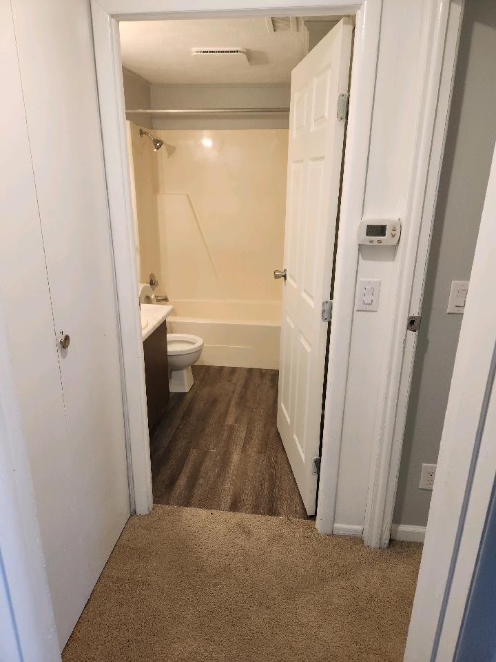 Hillsboro Manor - Photo 4 of 8