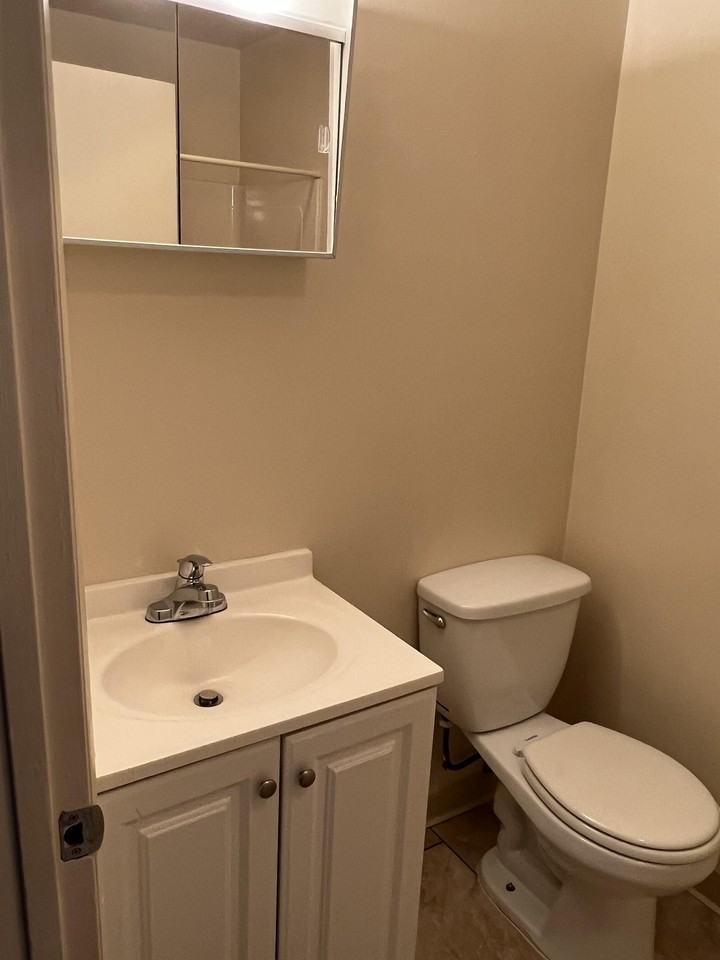 433 Willow Street - Photo 3 of 4