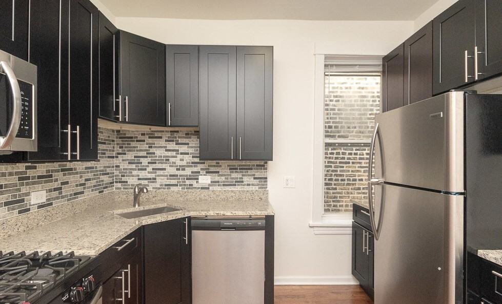 3935 West Fullerton Avenue - Photo 2 of 7