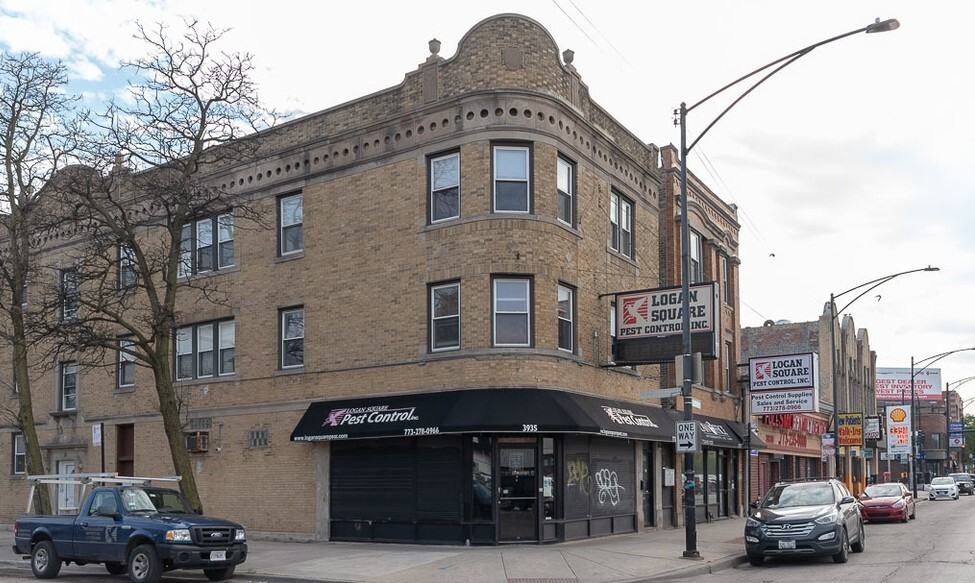 3935 West Fullerton Avenue - Photo 6 of 7