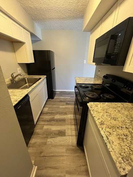 76 Carriage Lane - Photo 3 of 8