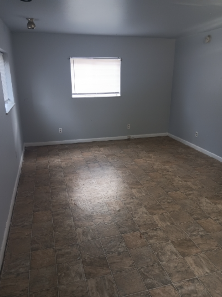 604 West Grand Avenue - Photo 2 of 50