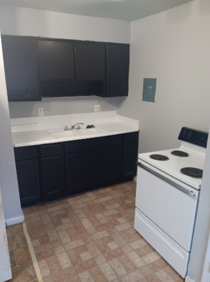 604 West Grand Avenue - Photo 4 of 50