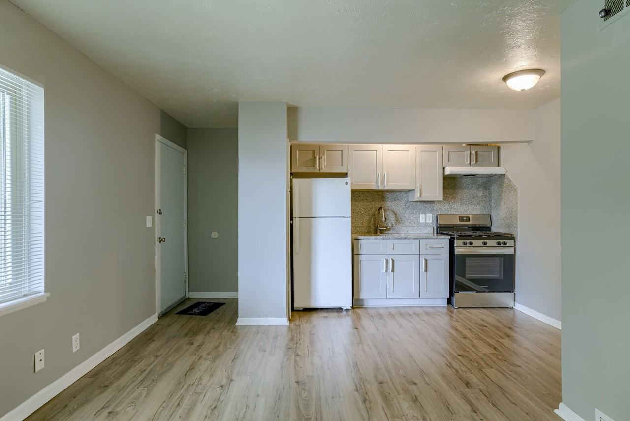 4505 LAFAYETTE AVENUE - Photo 2 of 15
