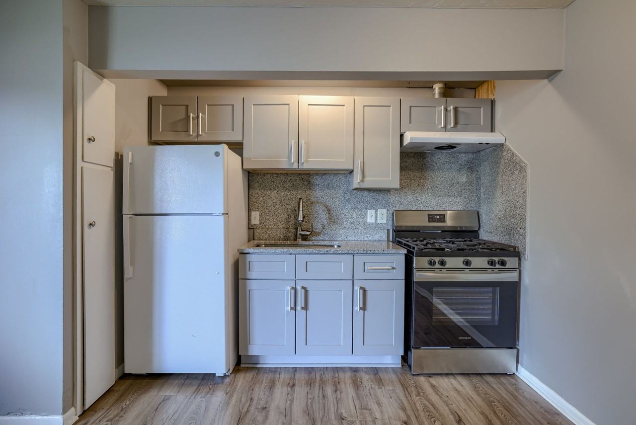 4505 LAFAYETTE AVENUE - Photo 3 of 15