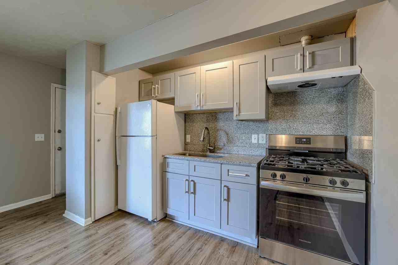 4505 LAFAYETTE AVENUE - Photo 4 of 15
