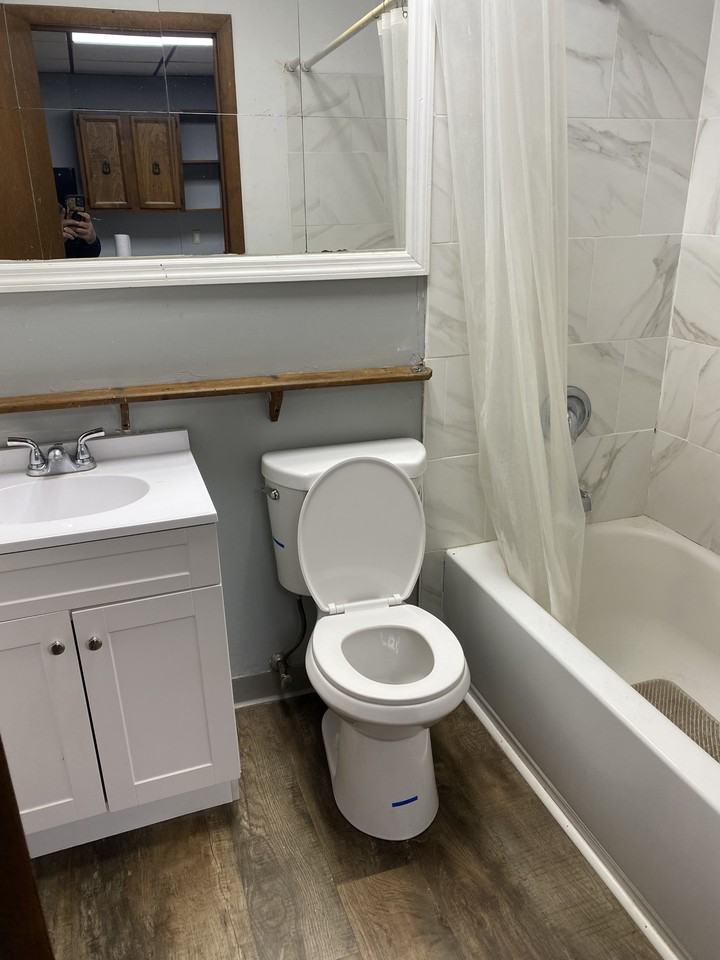 16 East Main Street - Photo 4 of 5