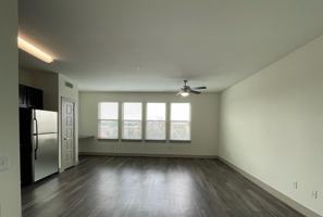 featured image of 2200 Yale Street #2098