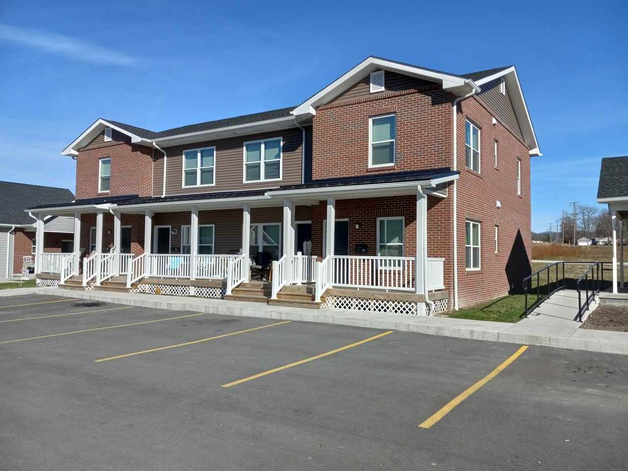 Firefly Lane - Photo 2 of 2