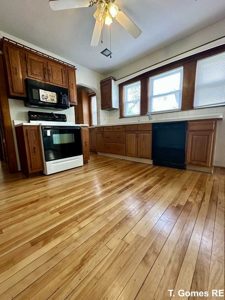 139 Fellsway W #1 - Photo 2 of 22