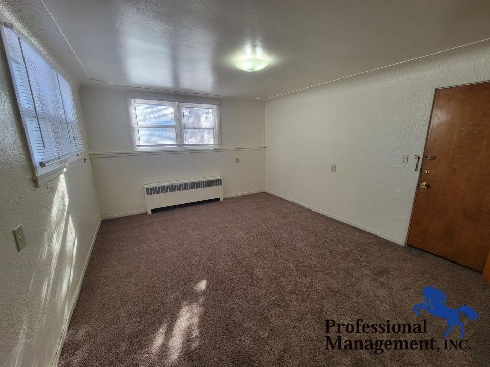 43 Broadwater Ave #3 - Photo 2 of 6