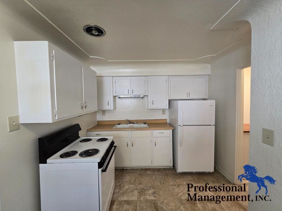 43 Broadwater Ave #3 - Photo 4 of 6