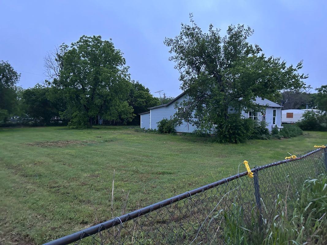 221 S Central Ave - Photo 3 of 15