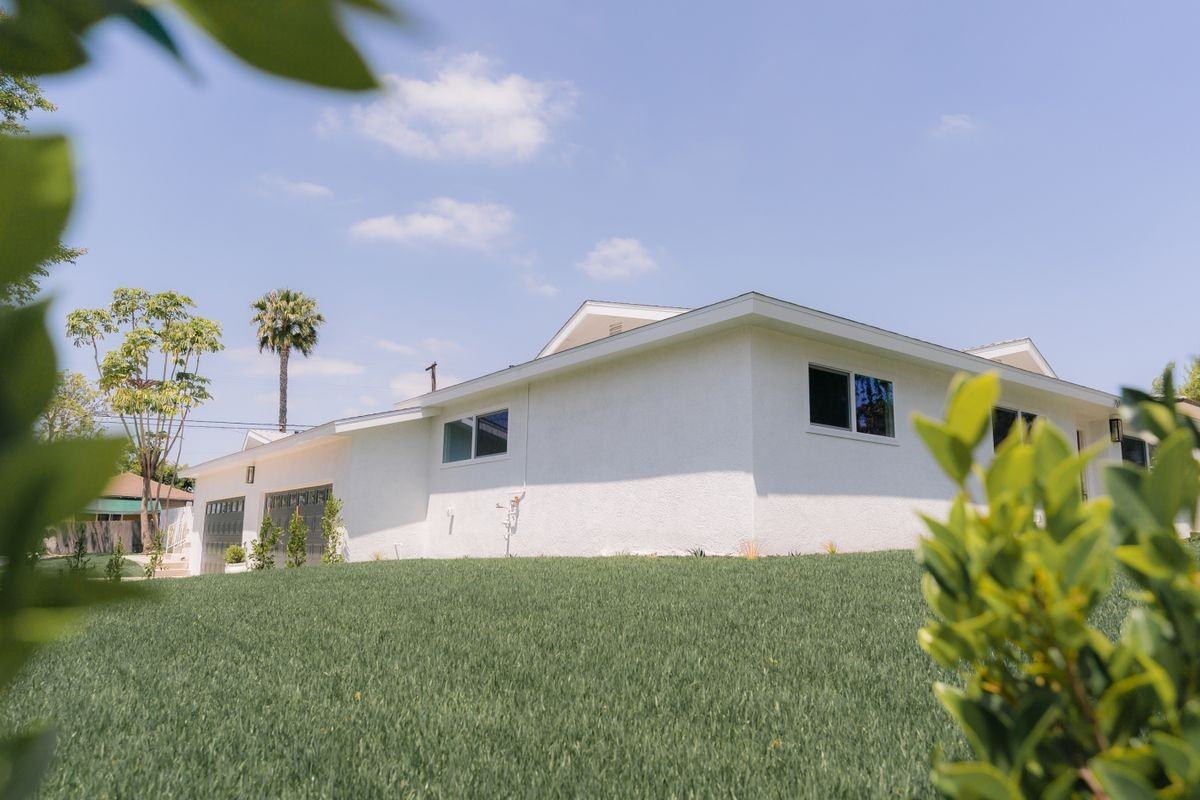 2251 E 20th St - Photo 2 of 30