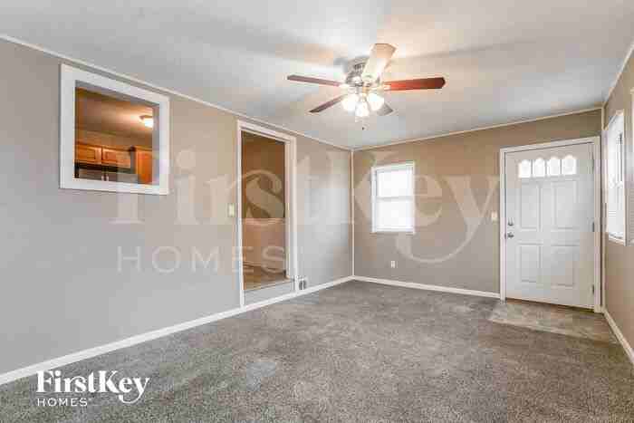2 Ne Ferrell Ln - Photo 3 of 6