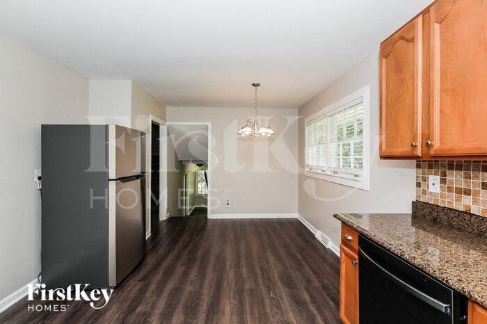 2315 Briargrove Dr - Photo 2 of 6