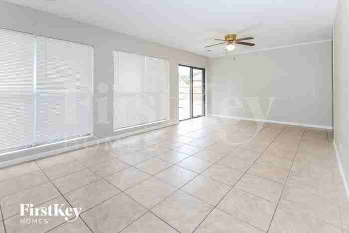 811 Evergreen Dr - Photo 2 of 6