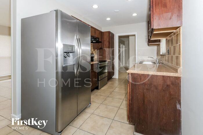 811 Evergreen Dr - Photo 3 of 6