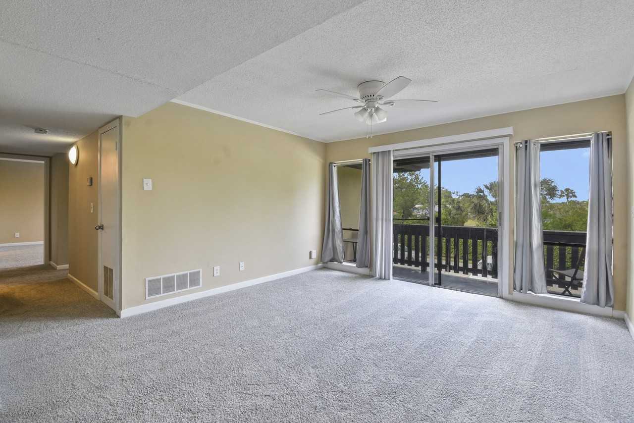 40 Club House Dr #207 - Photo 5 of 22