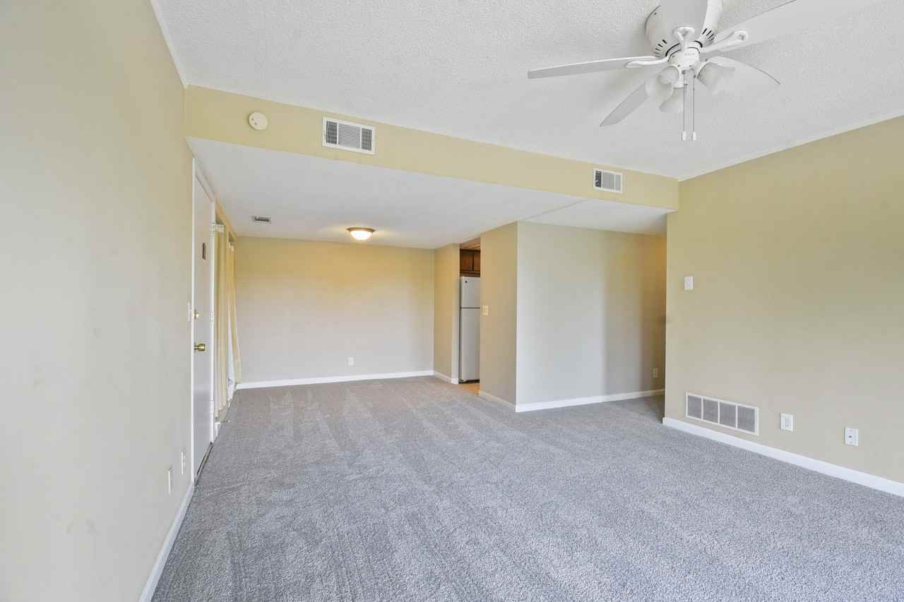 40 Club House Dr #207 - Photo 6 of 22