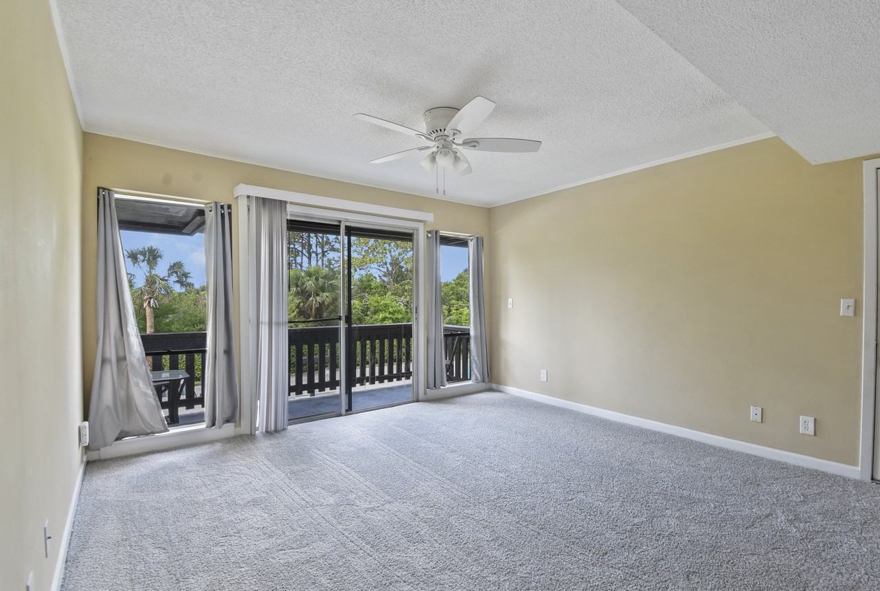 40 Club House Dr #207 - Photo 7 of 22