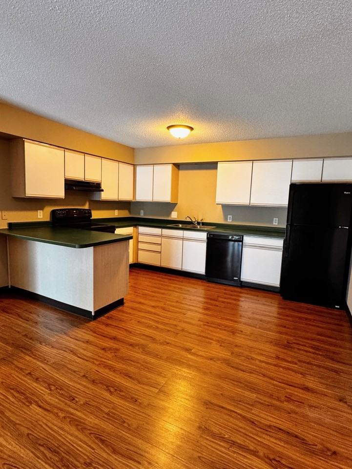 306 South Avenue #8 - Photo 3 of 8