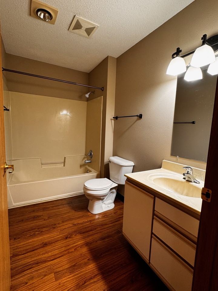 306 South Avenue #8 - Photo 5 of 8