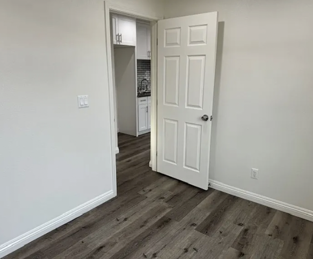 2806 W Bennett St #NA - Photo 7 of 16