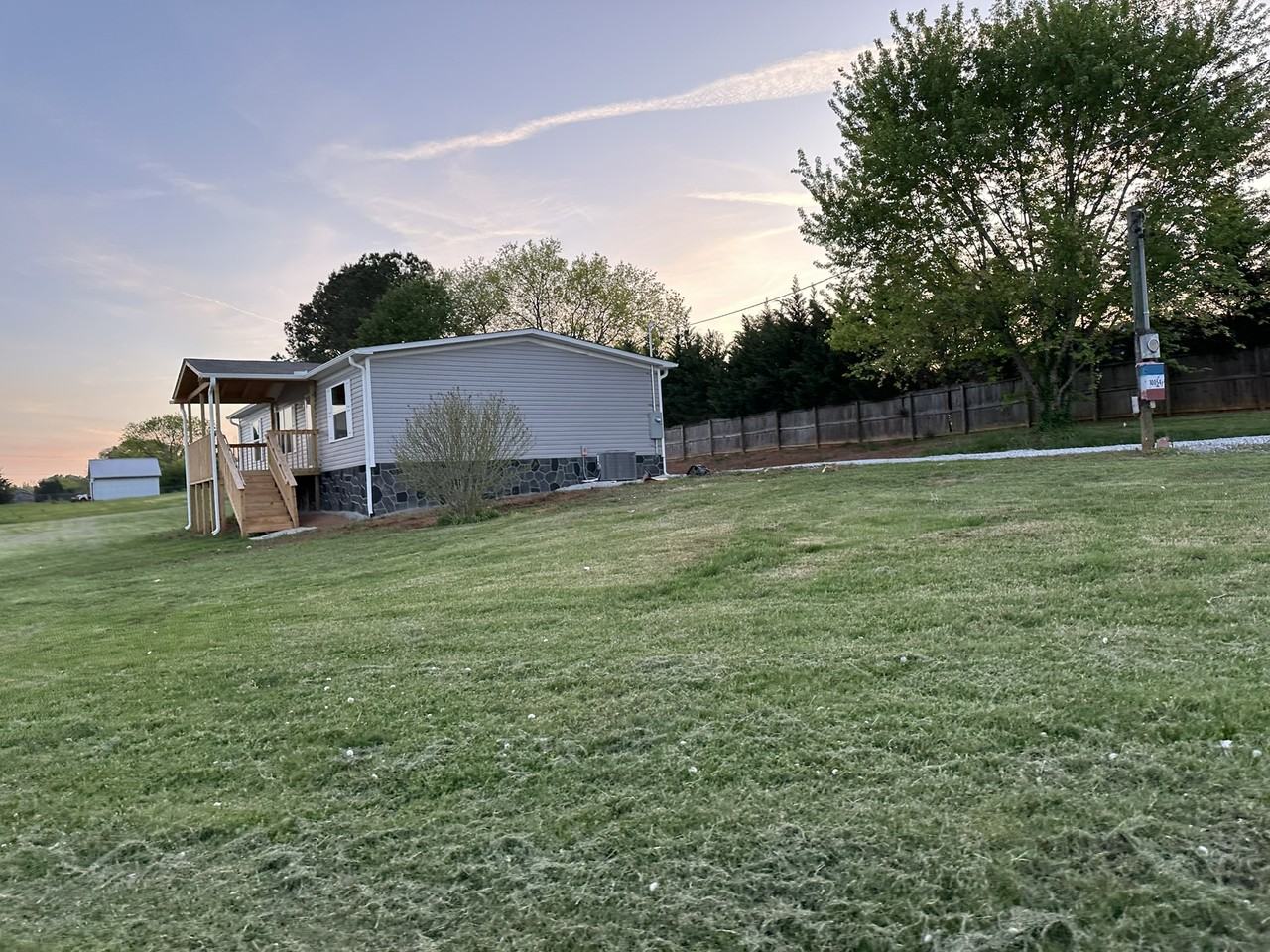 10054 Rutledge Pike #NA - Photo 3 of 18