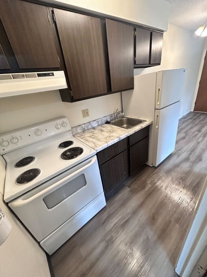 612 S Van Buren St #6 - Photo 6 of 8