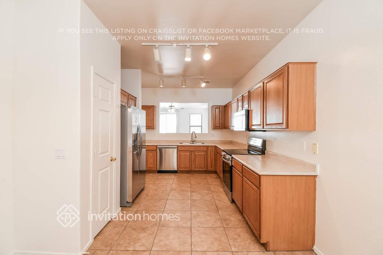2186 W Agrarian Hills Dr - Photo 5 of 16
