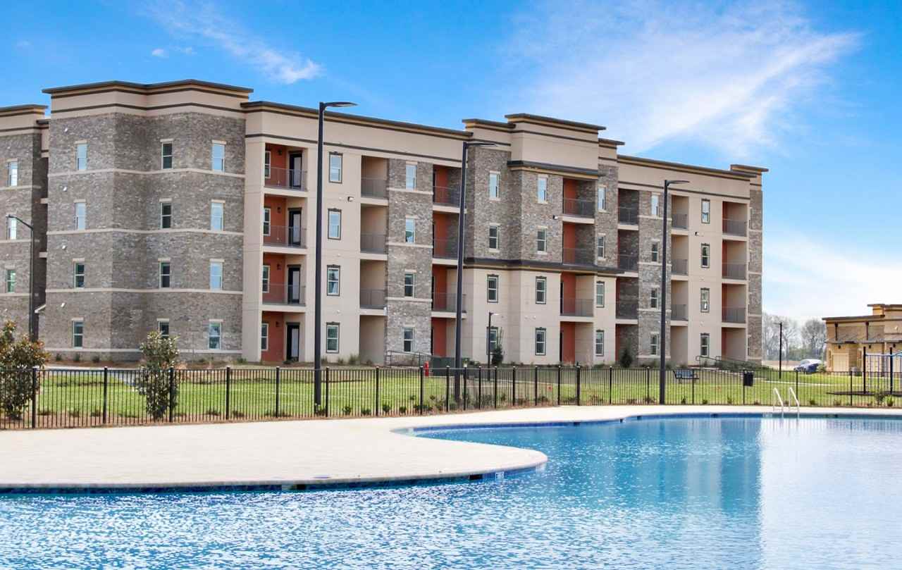 Joy Park Luxury Apartments - Photo 3 of 50