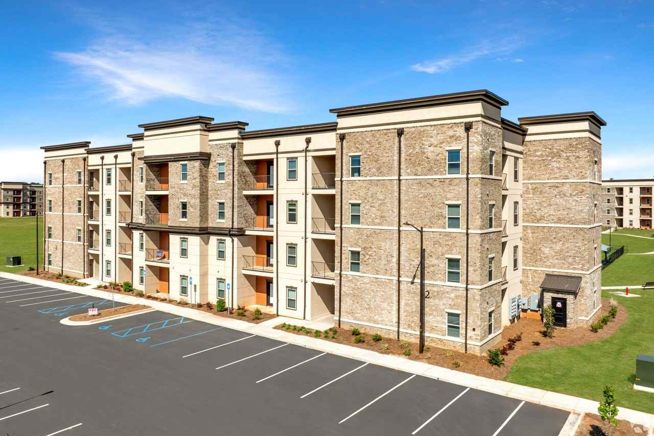 Joy Park Luxury Apartments - Photo 5 of 50