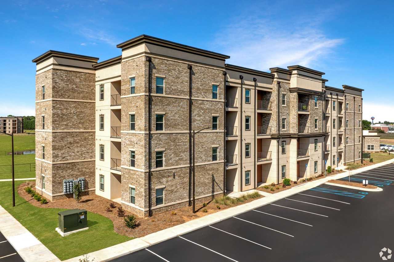 Joy Park Luxury Apartments - Photo 6 of 50