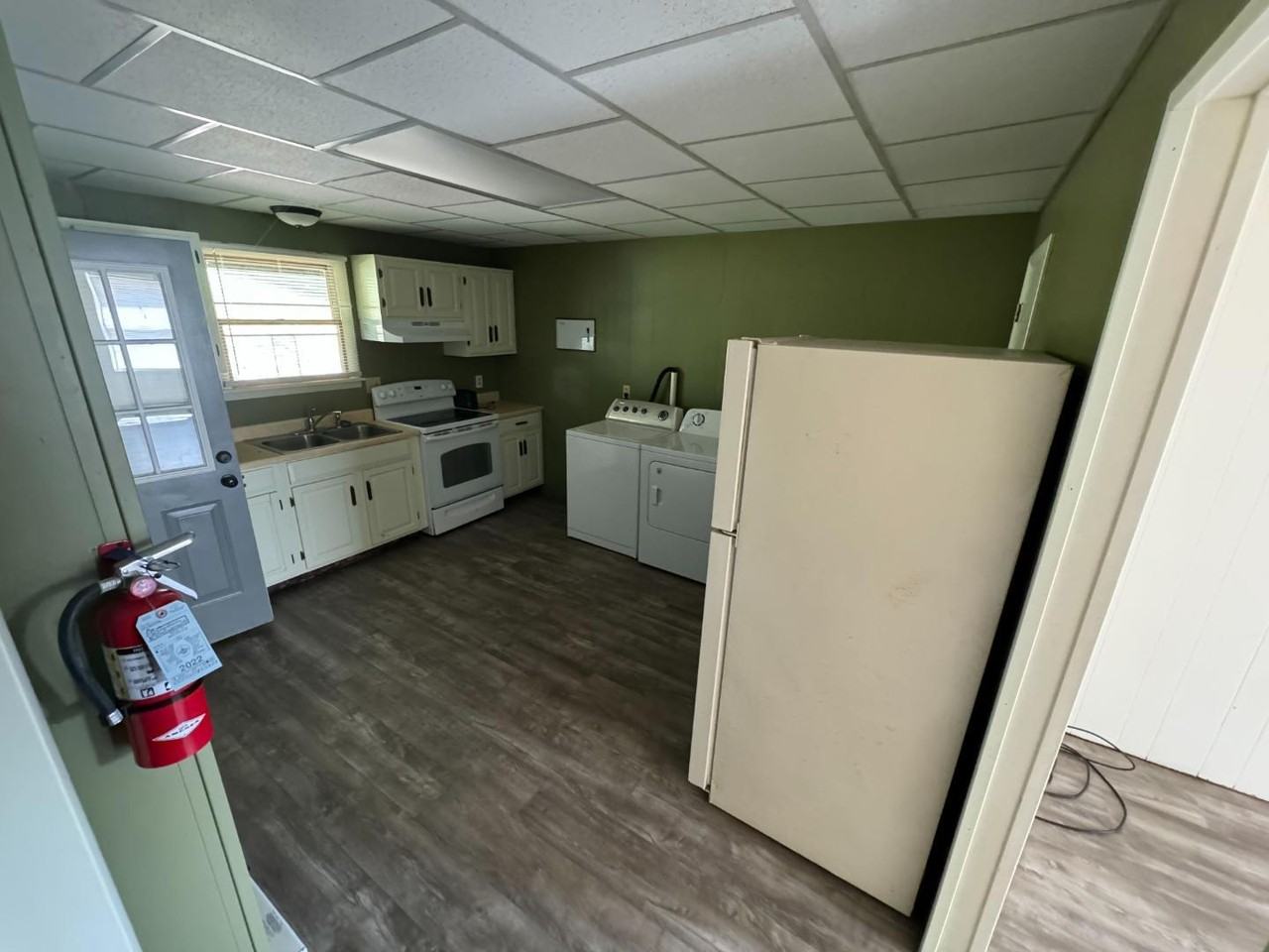309 Lockard Avenue - Photo 4 of 7