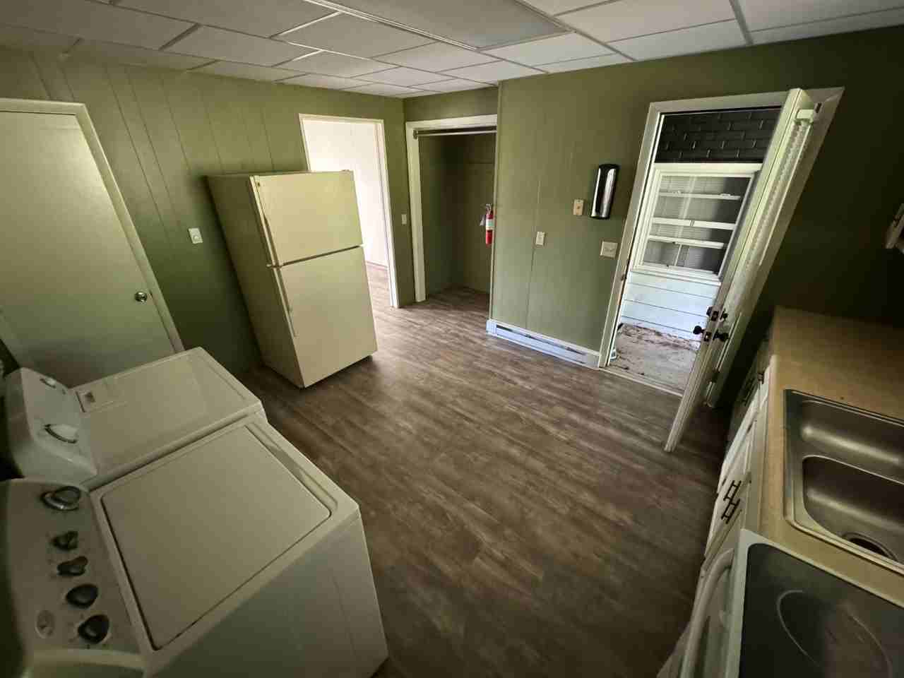 309 Lockard Avenue - Photo 5 of 7