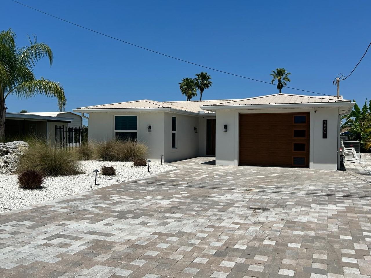 3501 Companero Entra