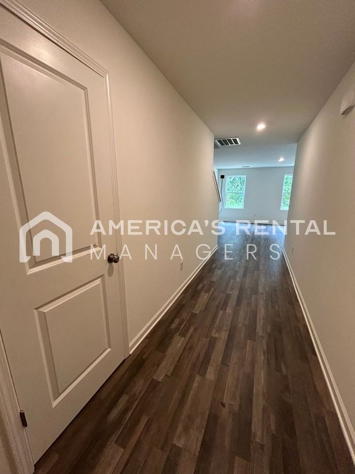 110 Stevens Cove Drive - Photo 3 of 33