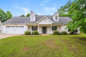 featured image of 25 Woodland Dr
