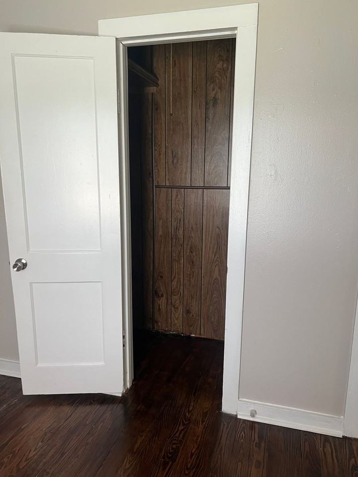 128 N Commerce St - Photo 7 of 10