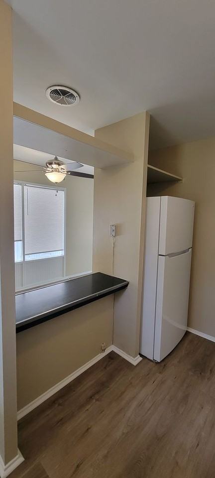 1109 W Alden Ave - Photo 6 of 17