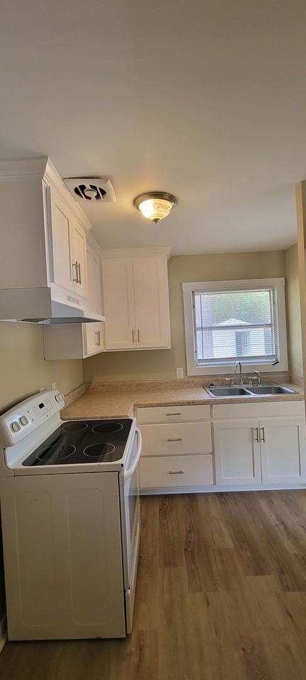 1109 W Alden Ave - Photo 7 of 17