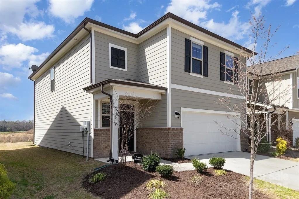 3030 Eastcott Ave - Photo 2 of 47