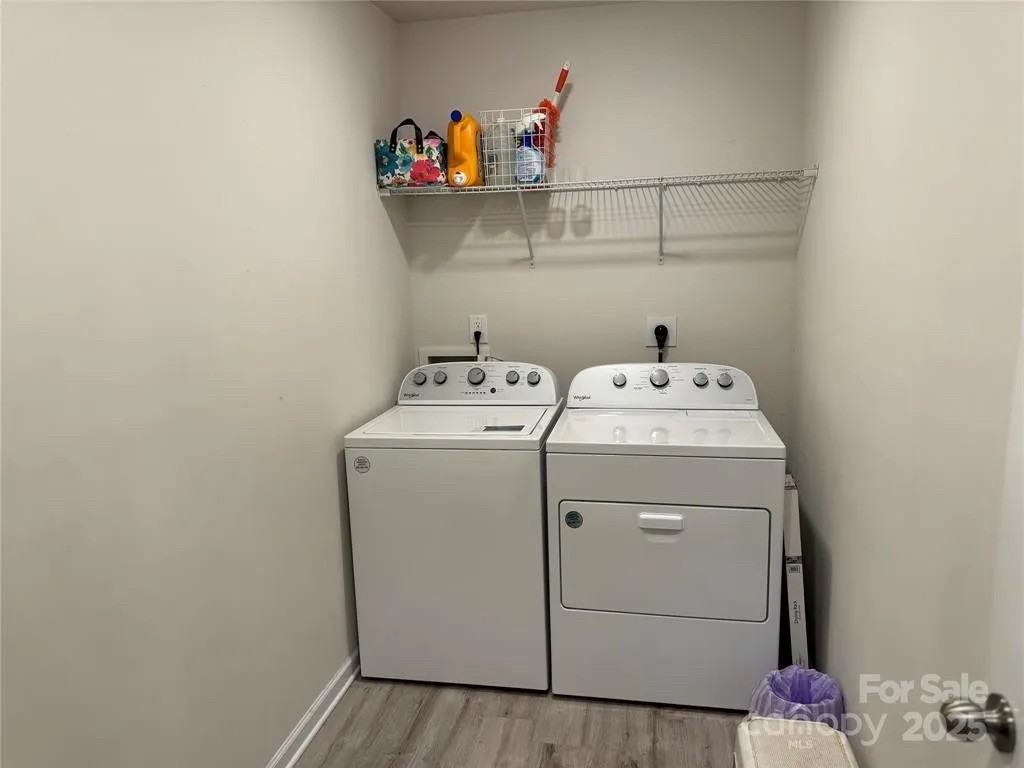 3030 Eastcott Ave - Photo 7 of 27